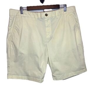 Tommy Hilfiger Men's Classic Fit Yellow Chino Shorts Size 36 Flat Front EUC Y2K